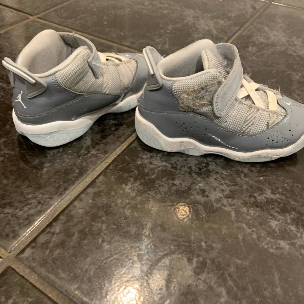 Toddler gray retro Jordan’s - Picture 1 of 5